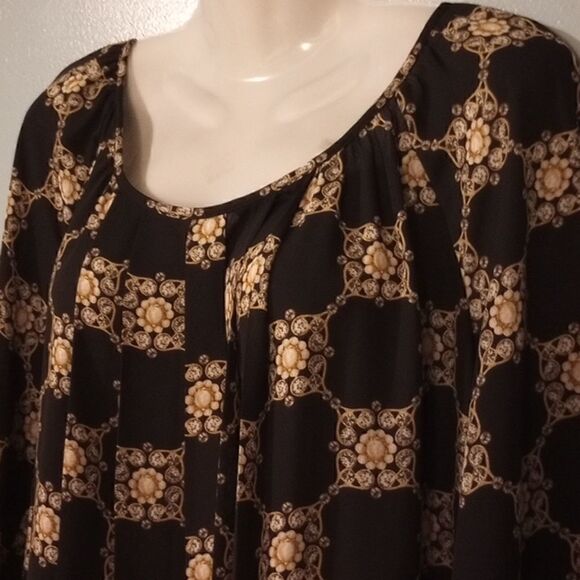 - ALFANI pleated secretary style blouse with beaded sleeve - Picture 5 of 13